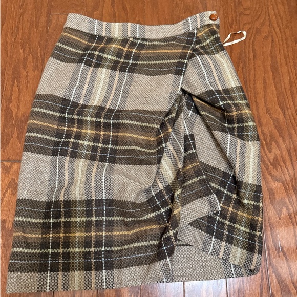 Cartonnier Dresses & Skirts - Cartonnier Asymmetrical Plaid Skirt in Brown and Cream‎